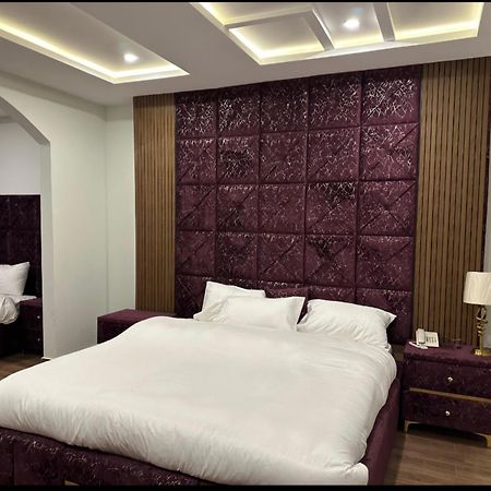 Gold Palace Hotel & Food Lounge Karandukai Exteriér fotografie