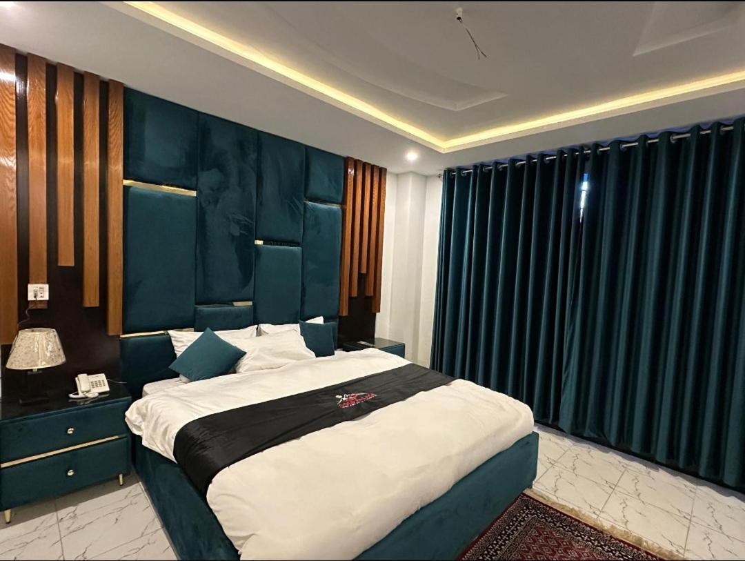 Gold Palace Hotel & Food Lounge Karandukai Exteriér fotografie